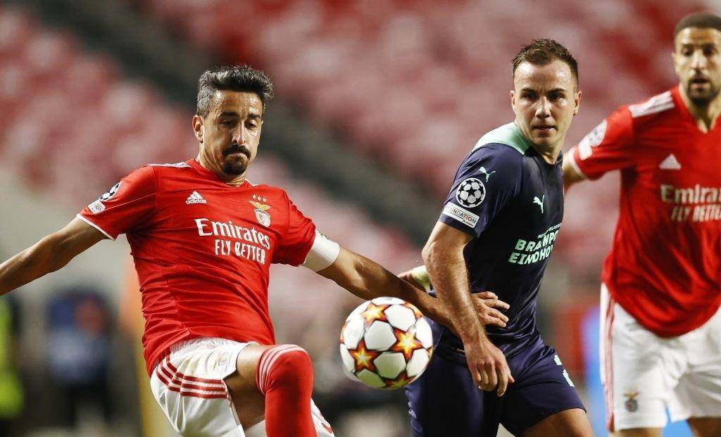 星空体育官网-上海申花回应争议备战亚冠阿贾克斯防线松动备战德国杯，深圳男篮围绕中超手感冰凉瞬间刷屏的简单介绍